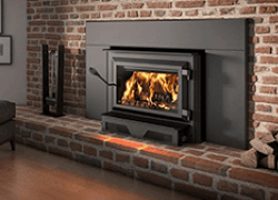 Foyer encastrable au bois installé par RA-MO-NET sur la Rive-Sud de Québec